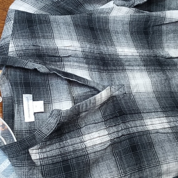 (L39) Black White Notched V Neck Flannel Tunic Medium - Picture 3 of 4